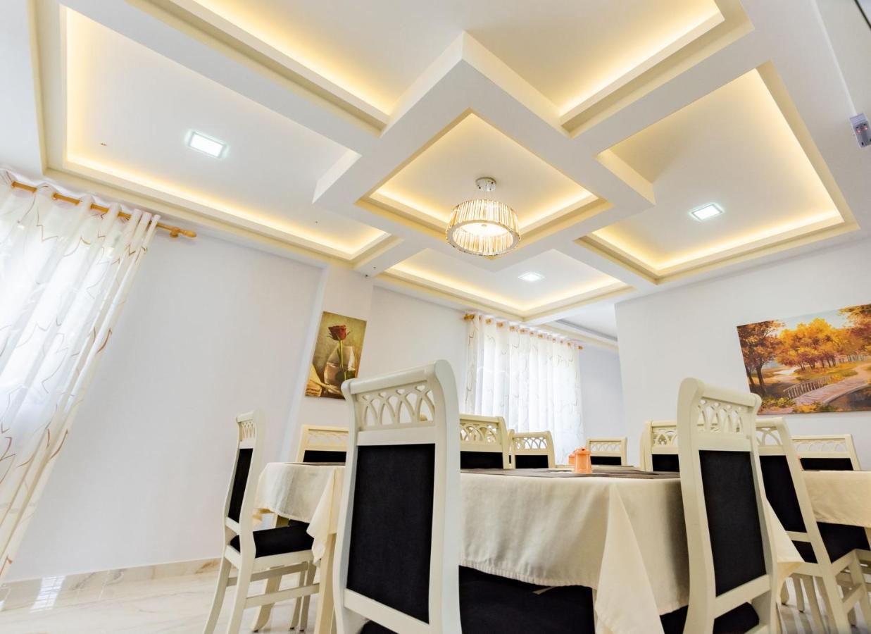 The City Gate Hotel Σαράντα Εξωτερικό φωτογραφία